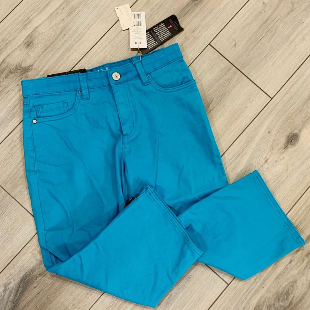 👖NWT FDJ Suzanne High Rise Capris